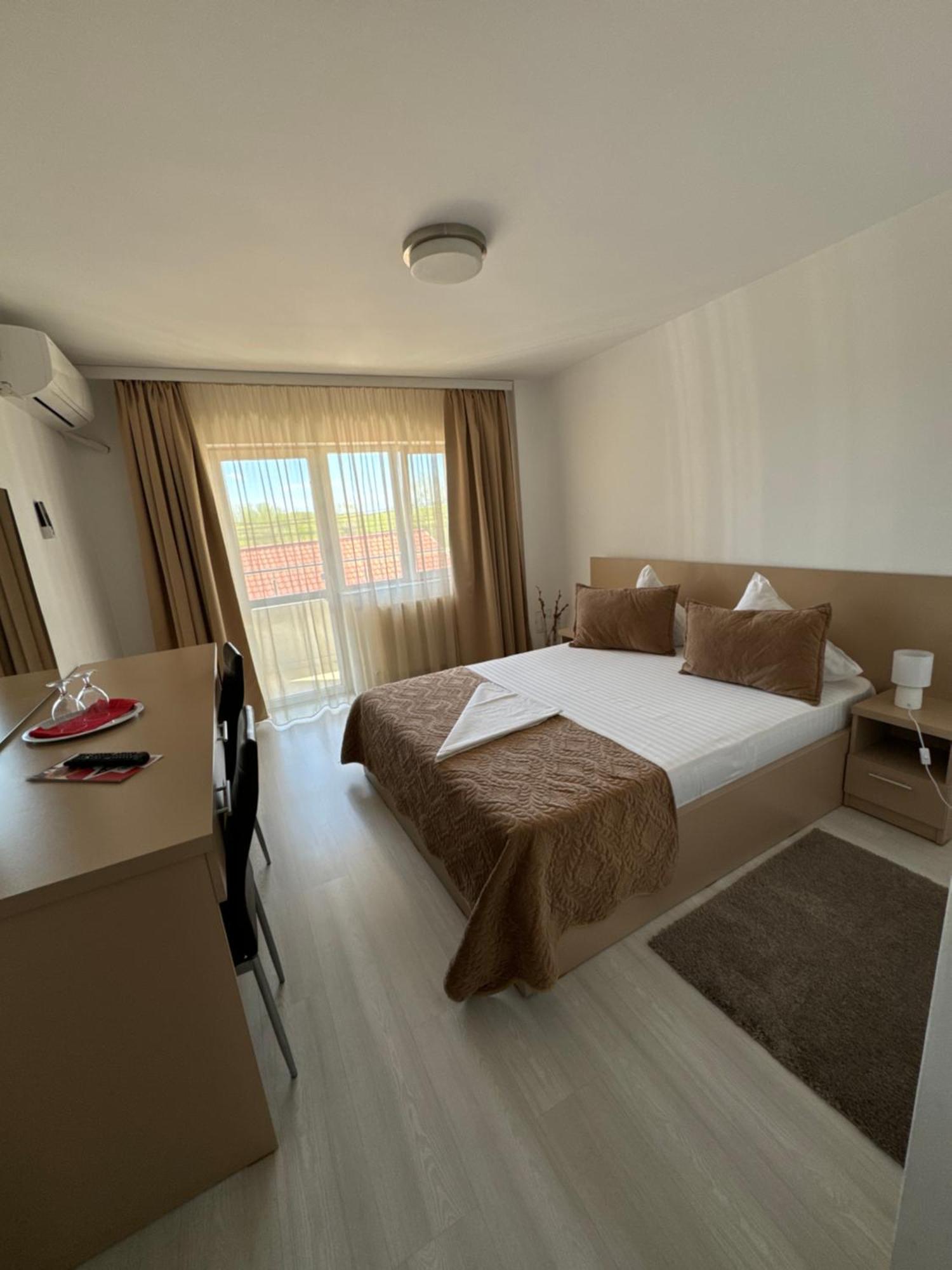 Fast Airport Accomodation Otopeni Extérieur photo