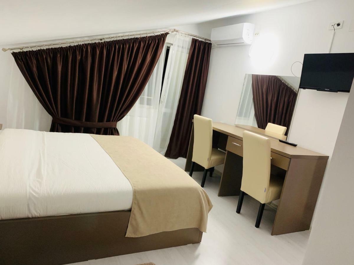 Fast Airport Accomodation Otopeni Extérieur photo